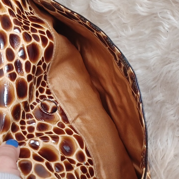 Hobo Medium Size Clutch - Picture 7 of 14